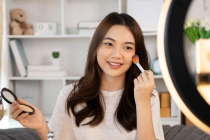 Tren No Makeup Makep. Dok/DepositPhotos